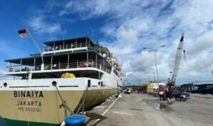 KAPAL PELNI KM BINAIYA