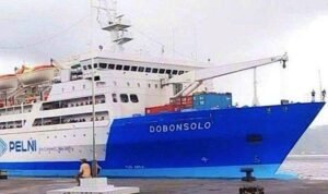 KAPAL PELNI KM DOBONSOLO layani rute Baubau Ambon