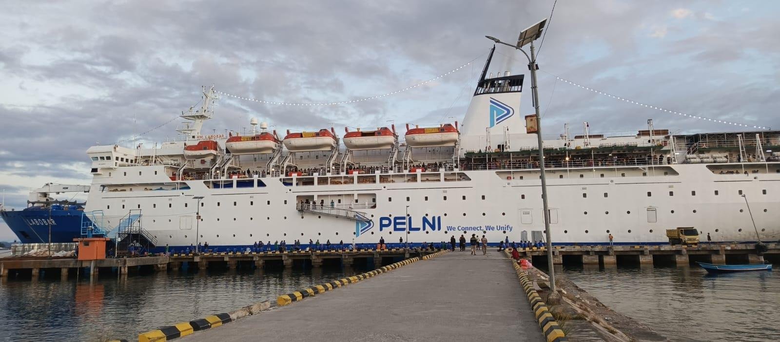 KM Labobar di Namela