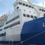 KM Lambelu yang turun di pelabuhan Murhum Baubau