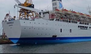 Kapal Pelni KM Dobonsolo ExDock 1