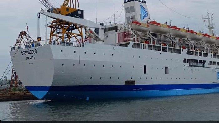 Kapal Pelni KM Dobonsolo ExDock 1