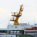 Kapal Pelni KM Kelud berlayar dari Batam