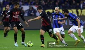 PIALA-SUPER-ITALIA-Pemain-AC-Milan-bere.jpg PIALA SUPER ITALIA Pemain AC Milan bere