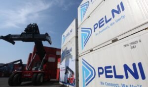 alat pengangkat kontainer baru di depo pelni logistik surabaya 190324 Ds 2