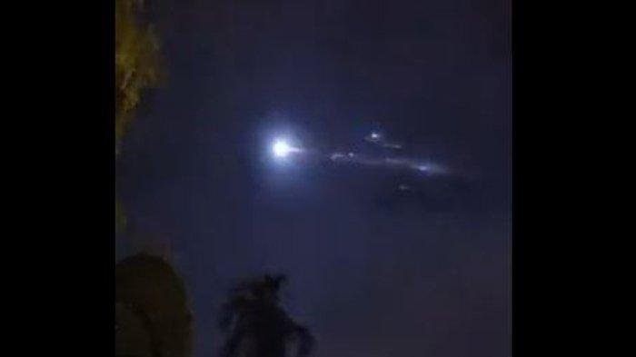 benda-langit-di-lampung-roket-china.jpg benda langit di lampung roket china