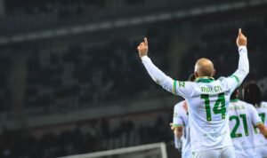 langsung cetak gol di roma donyell malen langsung jadi sorotan