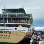 lok tuan berlabuh kapal ini