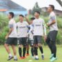 pemain psim jogja menjalani sesi latihan di lapangan kenari ic7e