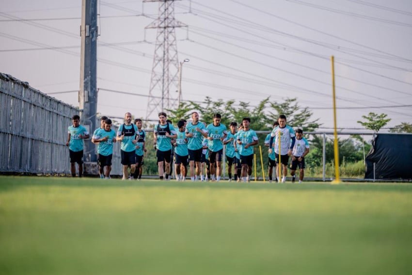 persebaya vs psim yogyakarta laga pembuka bri super league 20252026 kvu