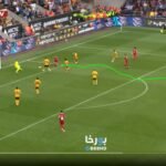 Jalur Andy Robertson berlari