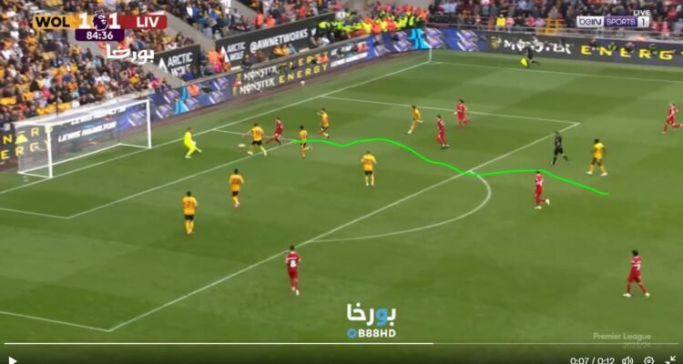 Jalur Andy Robertson berlari