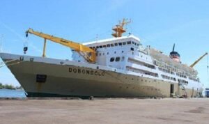KAPAL PELNI KM DOBONSOLO