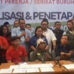 Lebih dari 105 federasi dan tujuh konfederasi serikat buruh