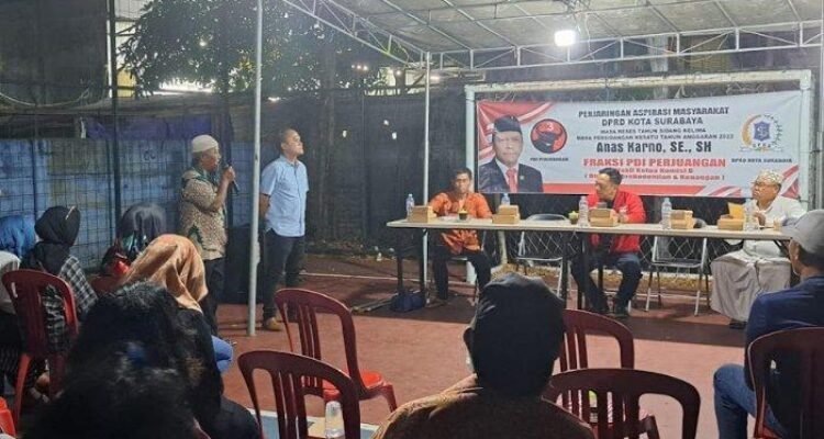 Wakil Ketua Komisi B DPRD Surabaya Anas Karno saat menggelar reses