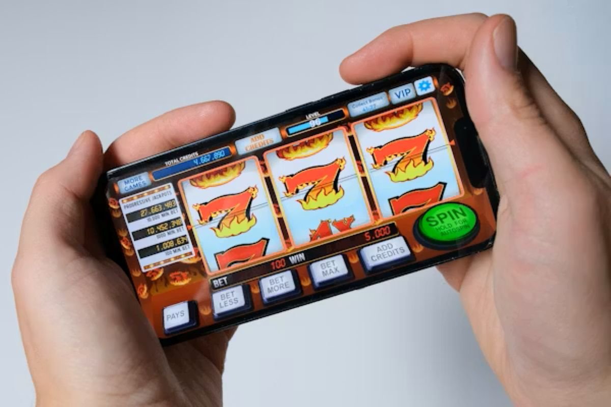 DPRD Surabaya, Generasi Muda ,Judi Online